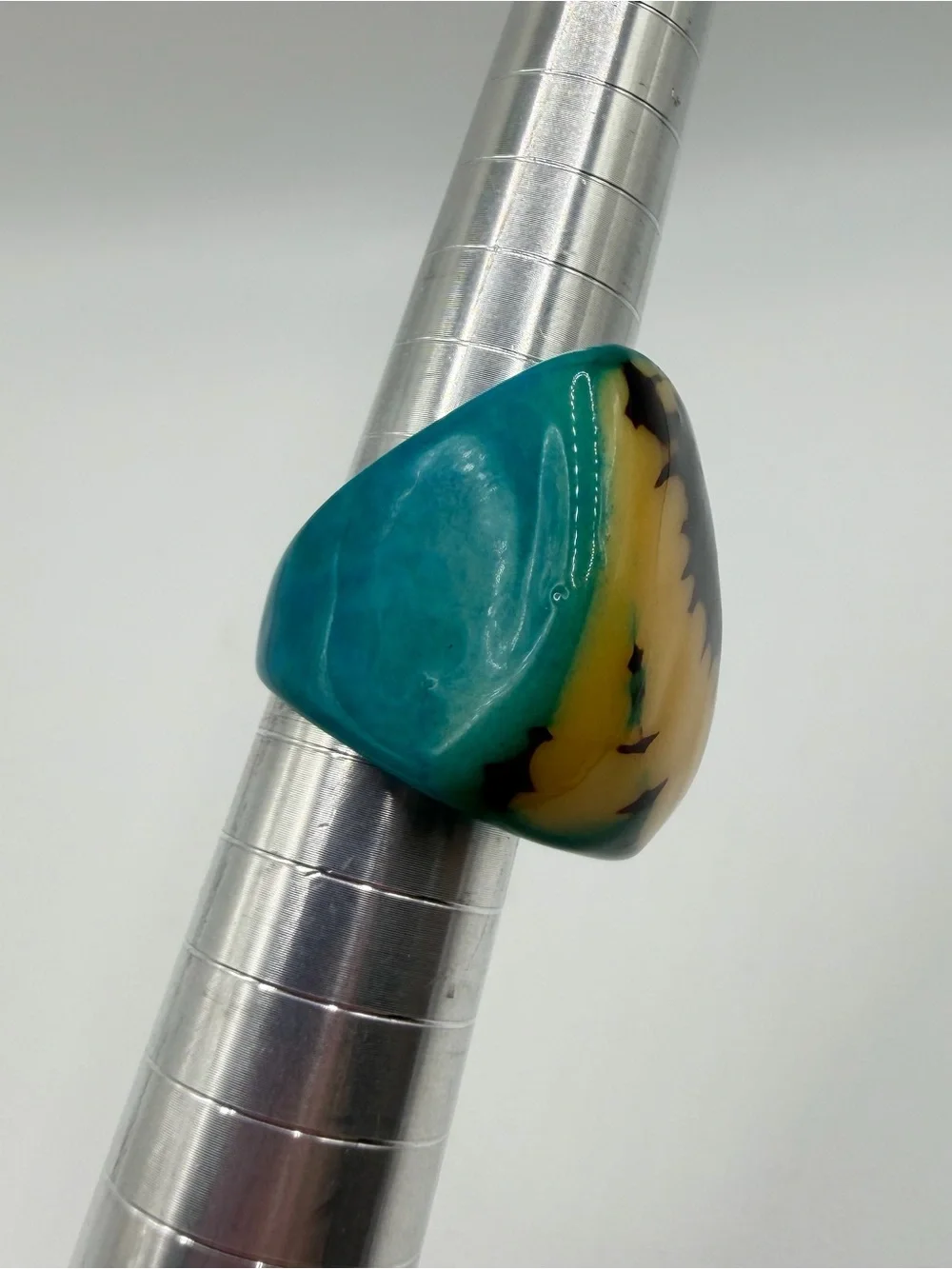 Vtg Chunky Ring Abstract Resin 6.5 Teal Yellow Black Flame Feather Marbled 1970s